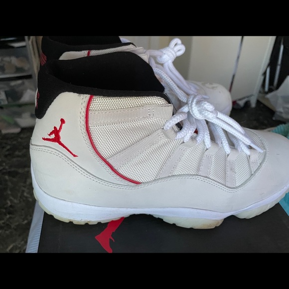 Jordan 11’s - Picture 4 of 6
